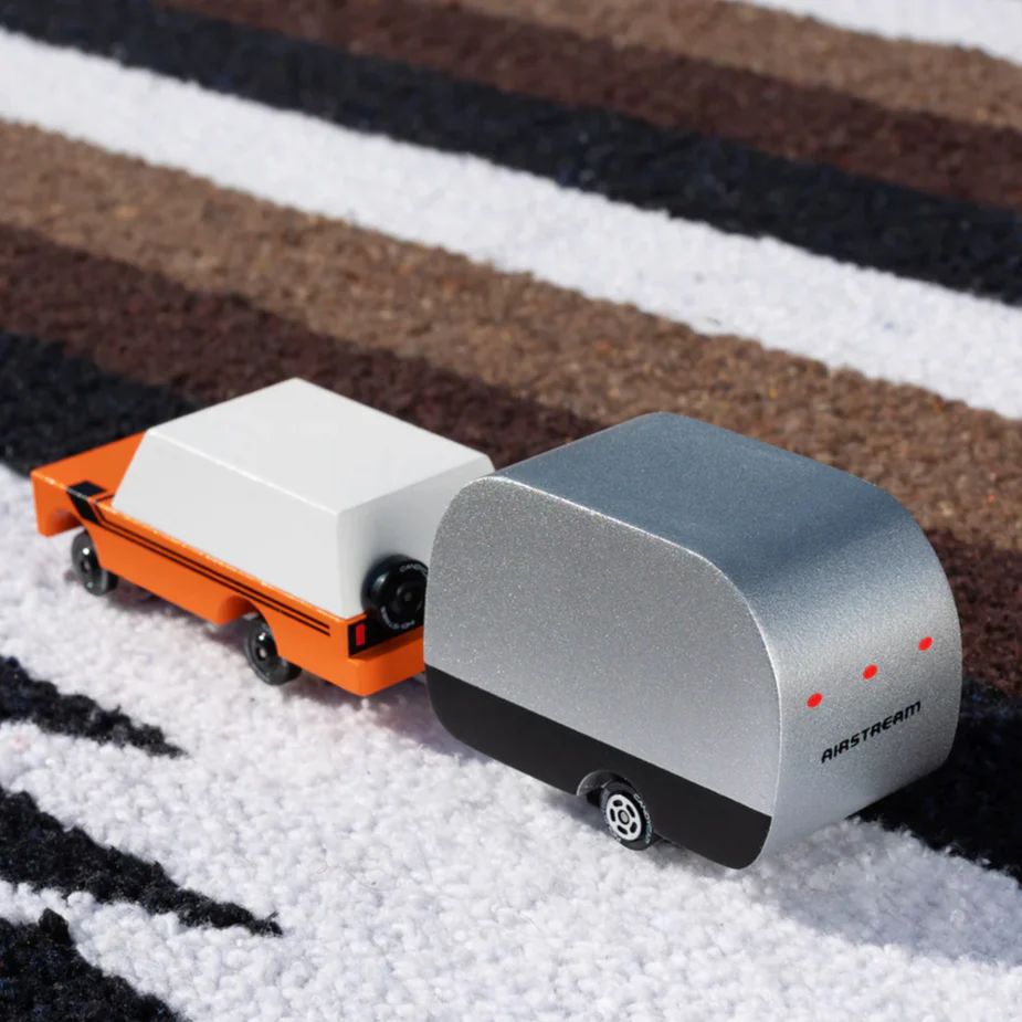 Airstream Camper - Image 5