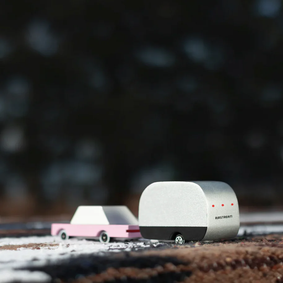 Airstream Camper - Image 8