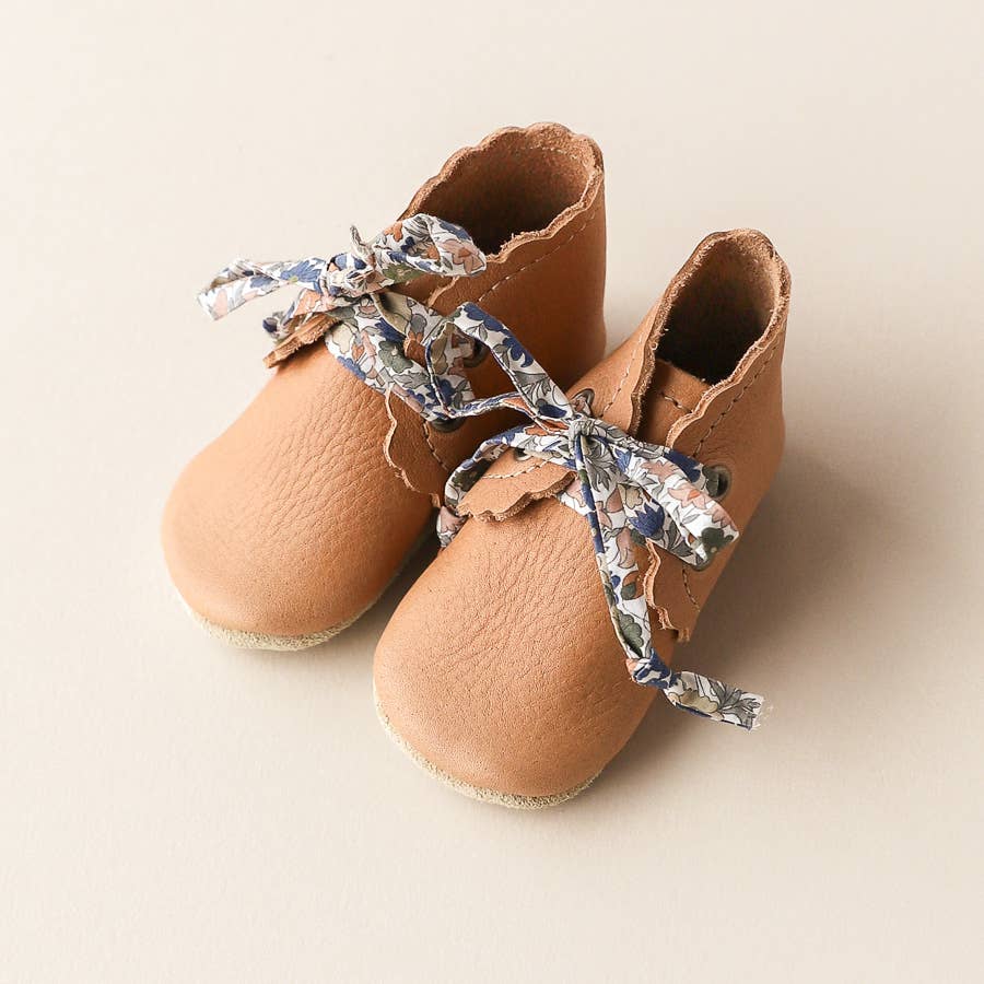 Baby Girl Scalloped Leather boots in Caramel