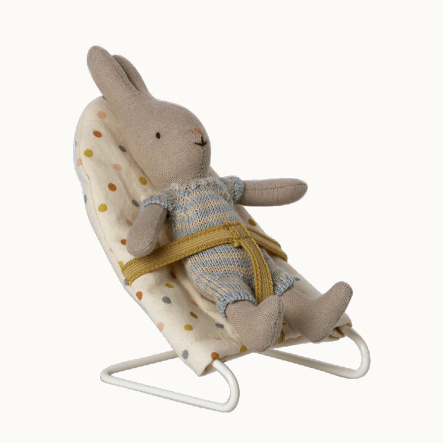 Baby Sitter for Micro sized Bunnies - Image 3
