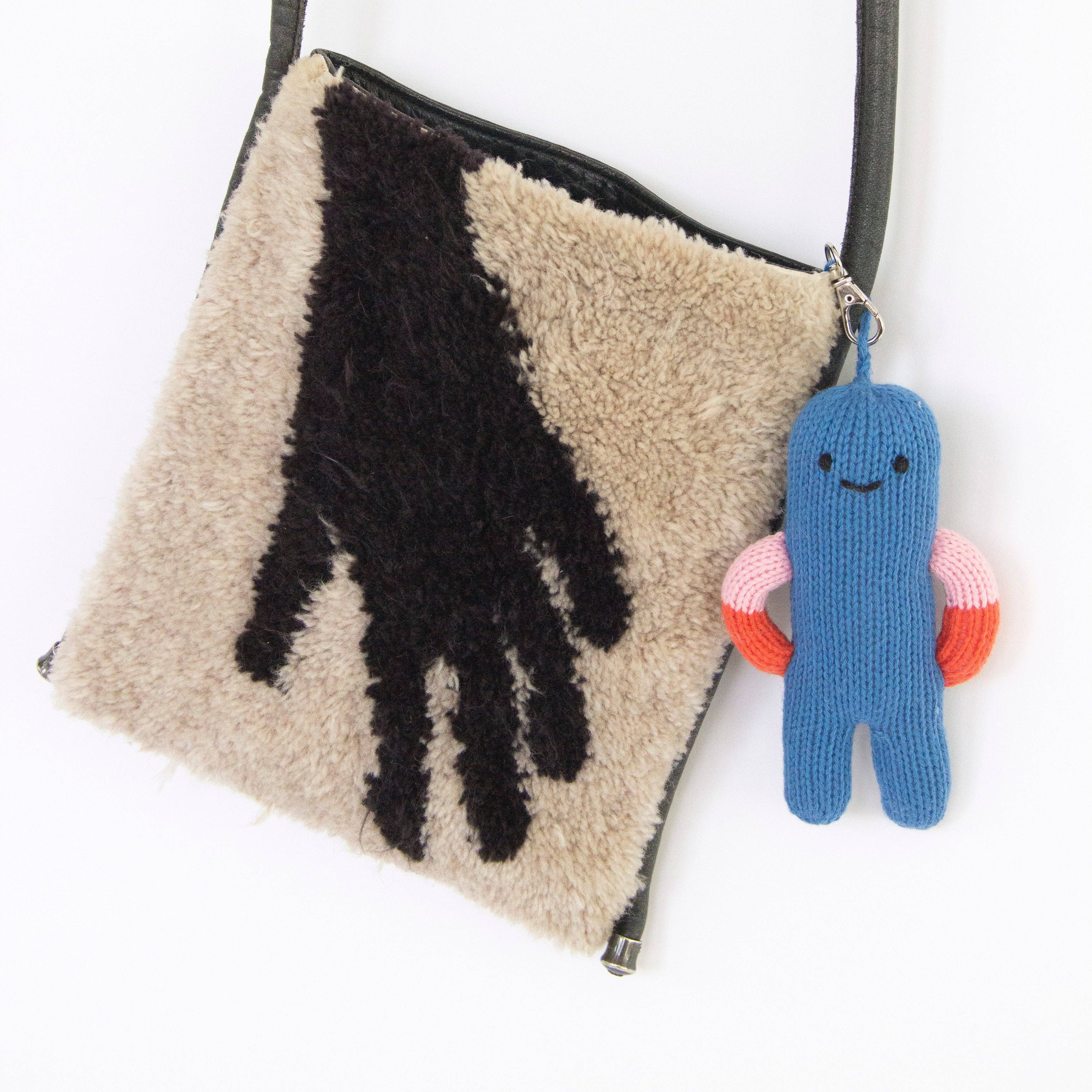 Bag Charm Hold Me Cobalt - Image 4