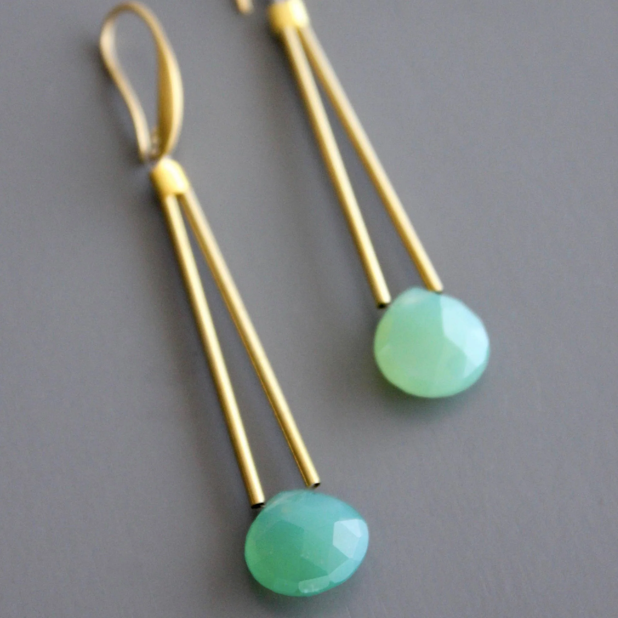 Green onyx geometric earrings - Image 2