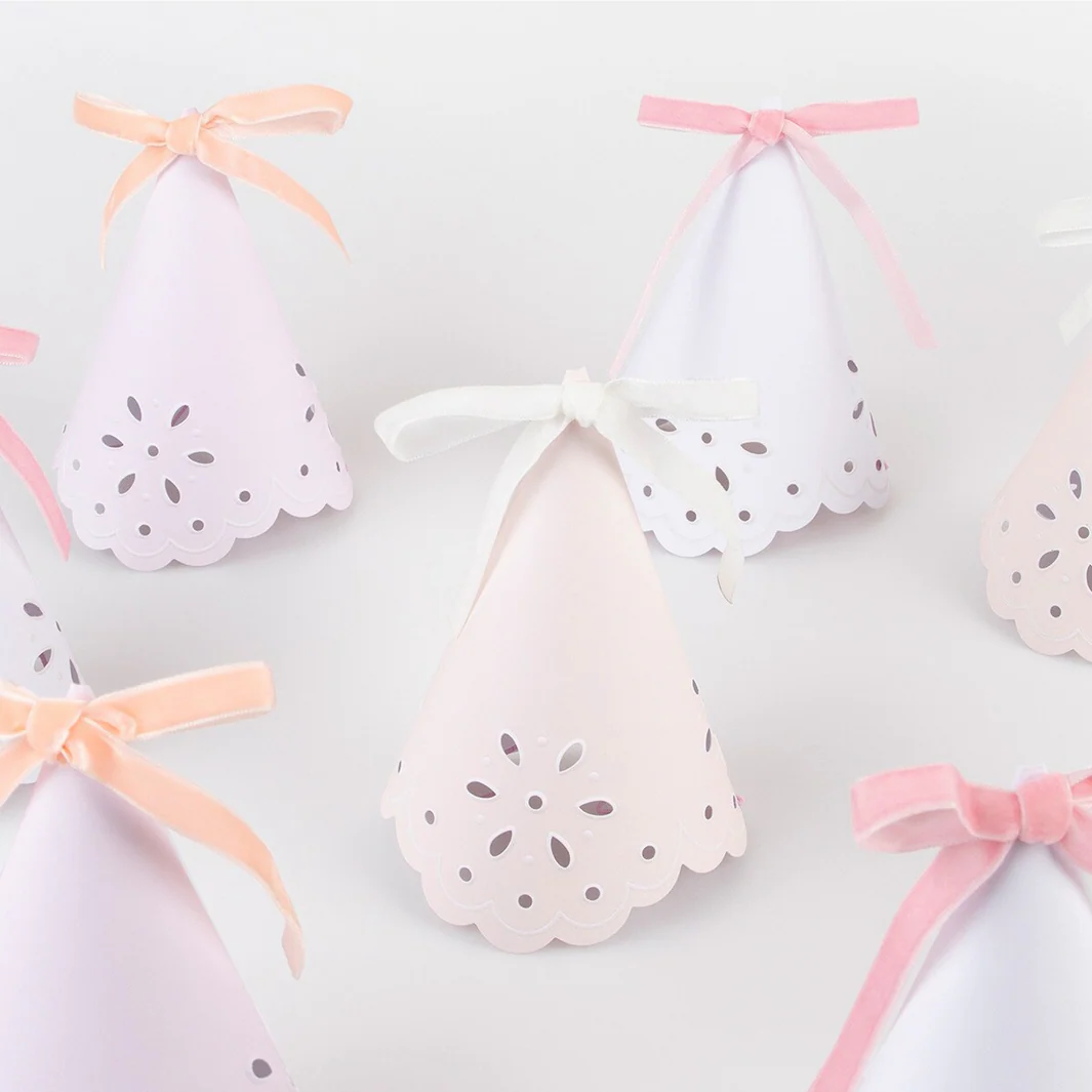 Broderie Anglaise Lace Party Hats (8pk) - Image 3