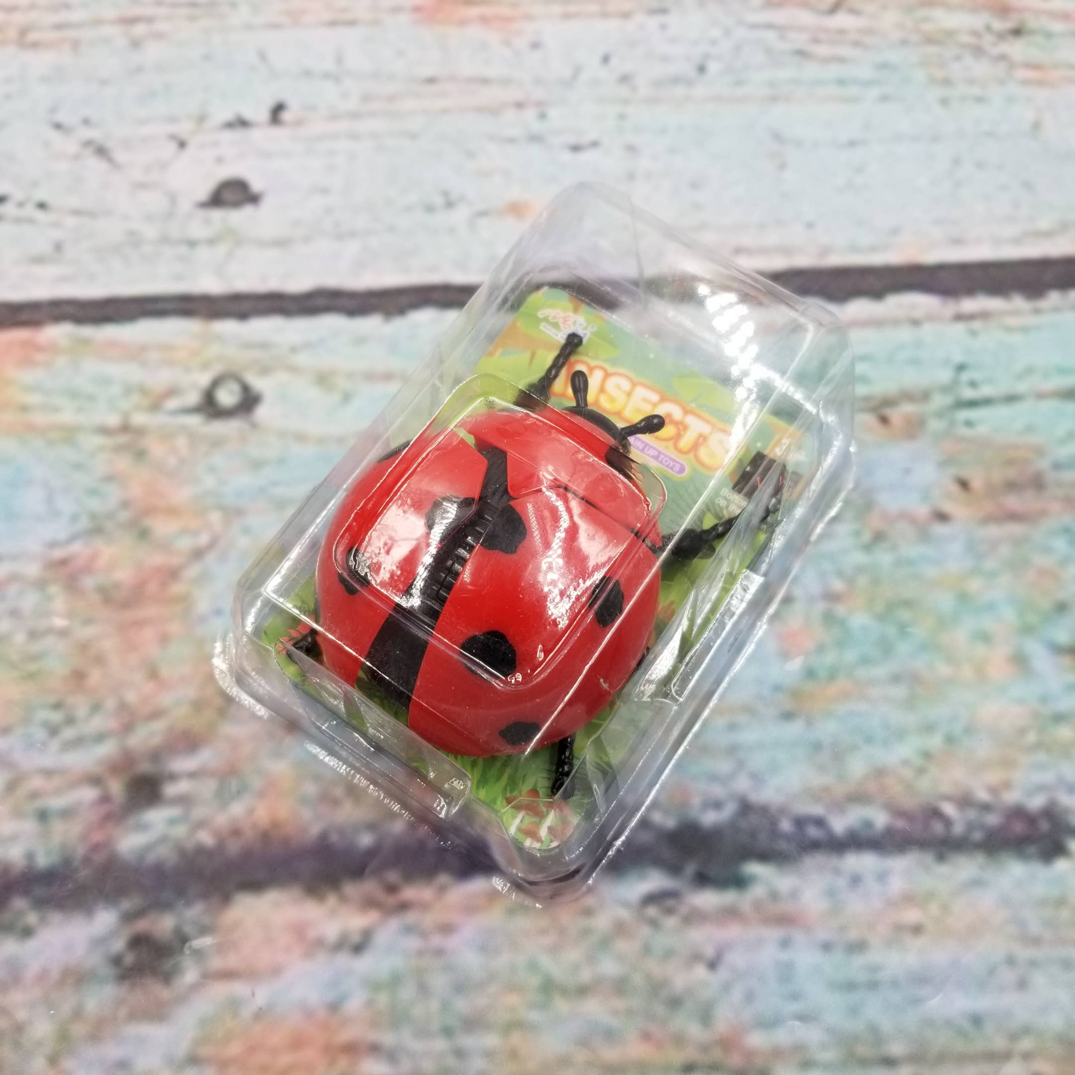 Clockwork Chain Ladybug Insect Crawling Toy - Image 4