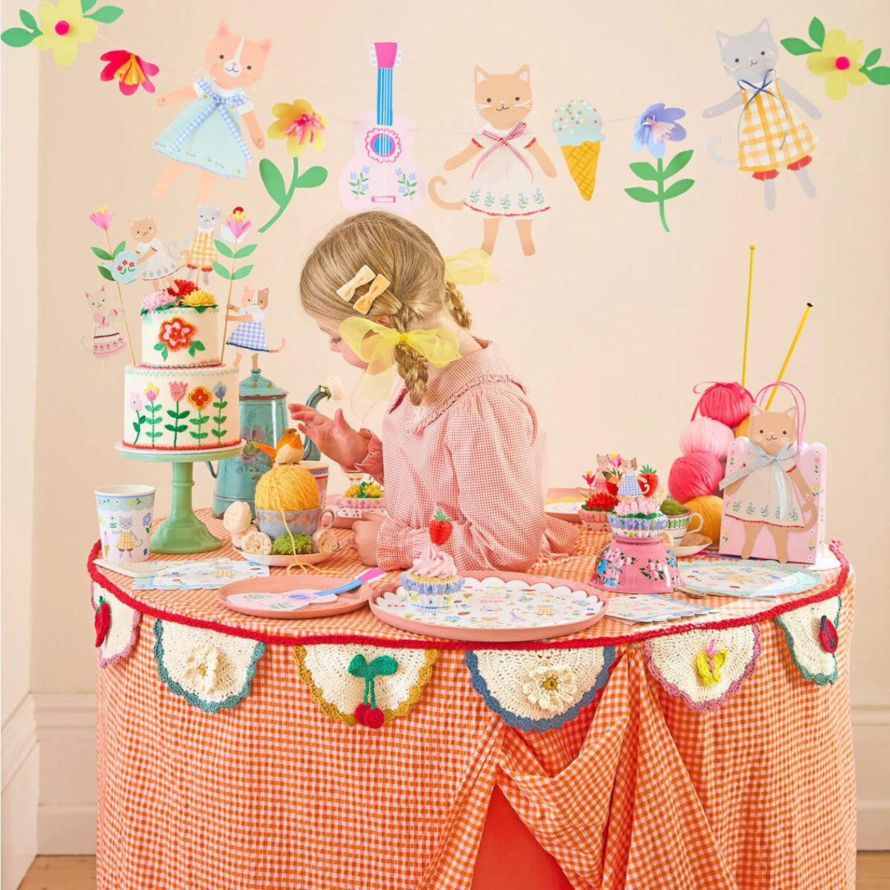 Crochet Scalloped Garland - Image 2
