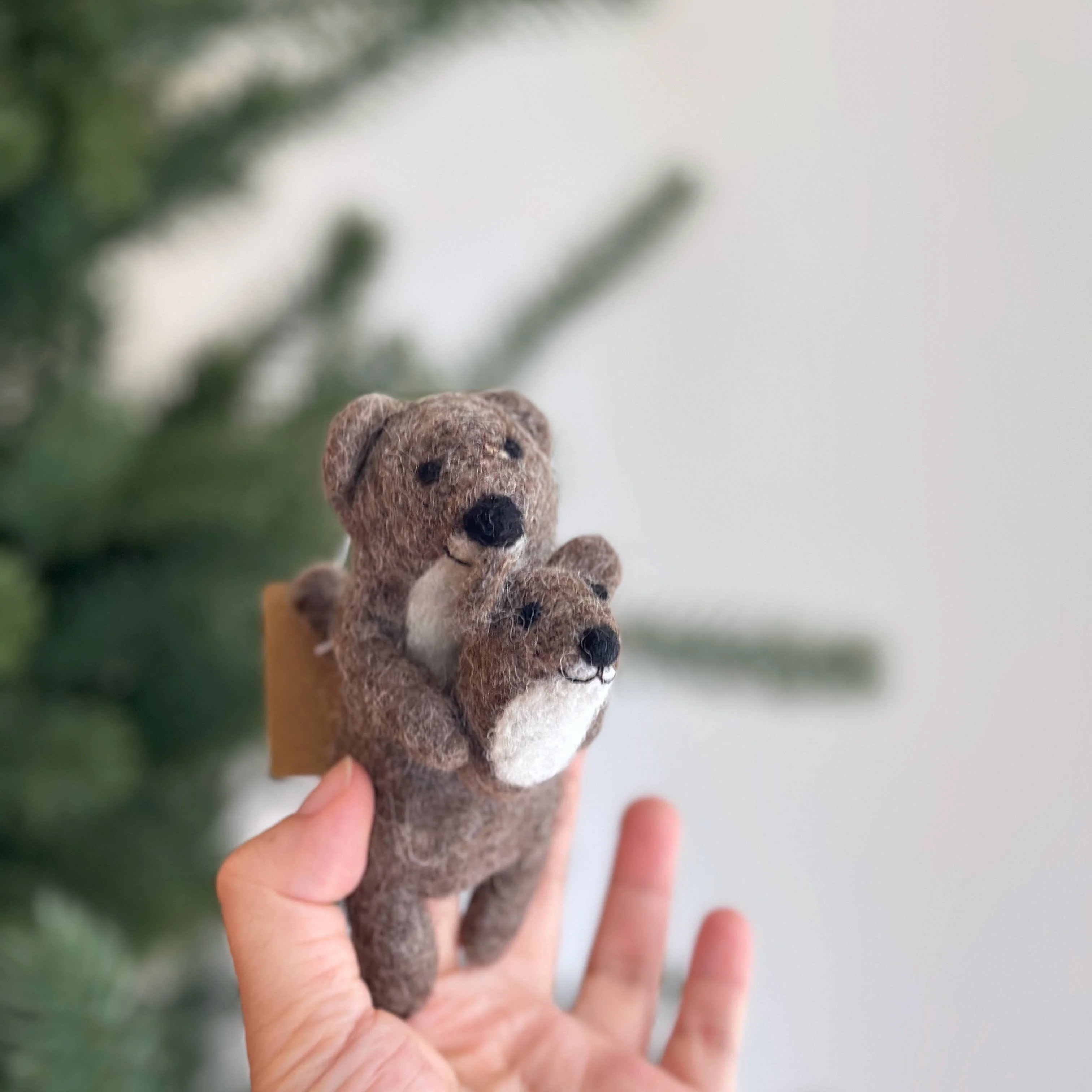 Felt Finger Puppet: American River Otter - Image 2