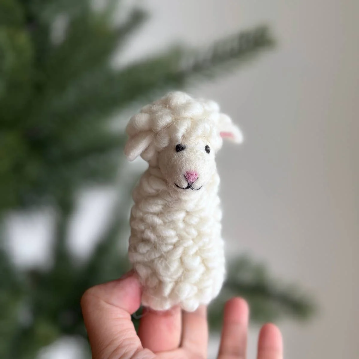 Fluffy sheep finger puppet - Image 2