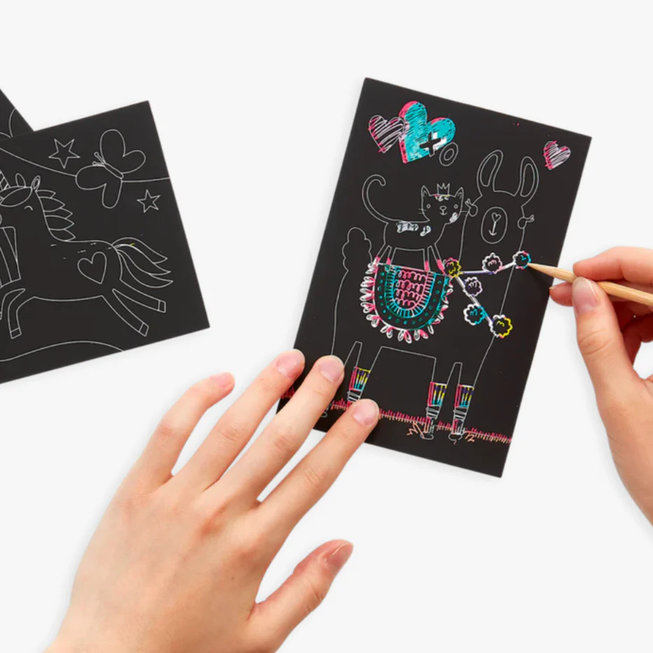 Funtastic Friends Scratch and Scribble Mini Scratch Art Kit - Image 5
