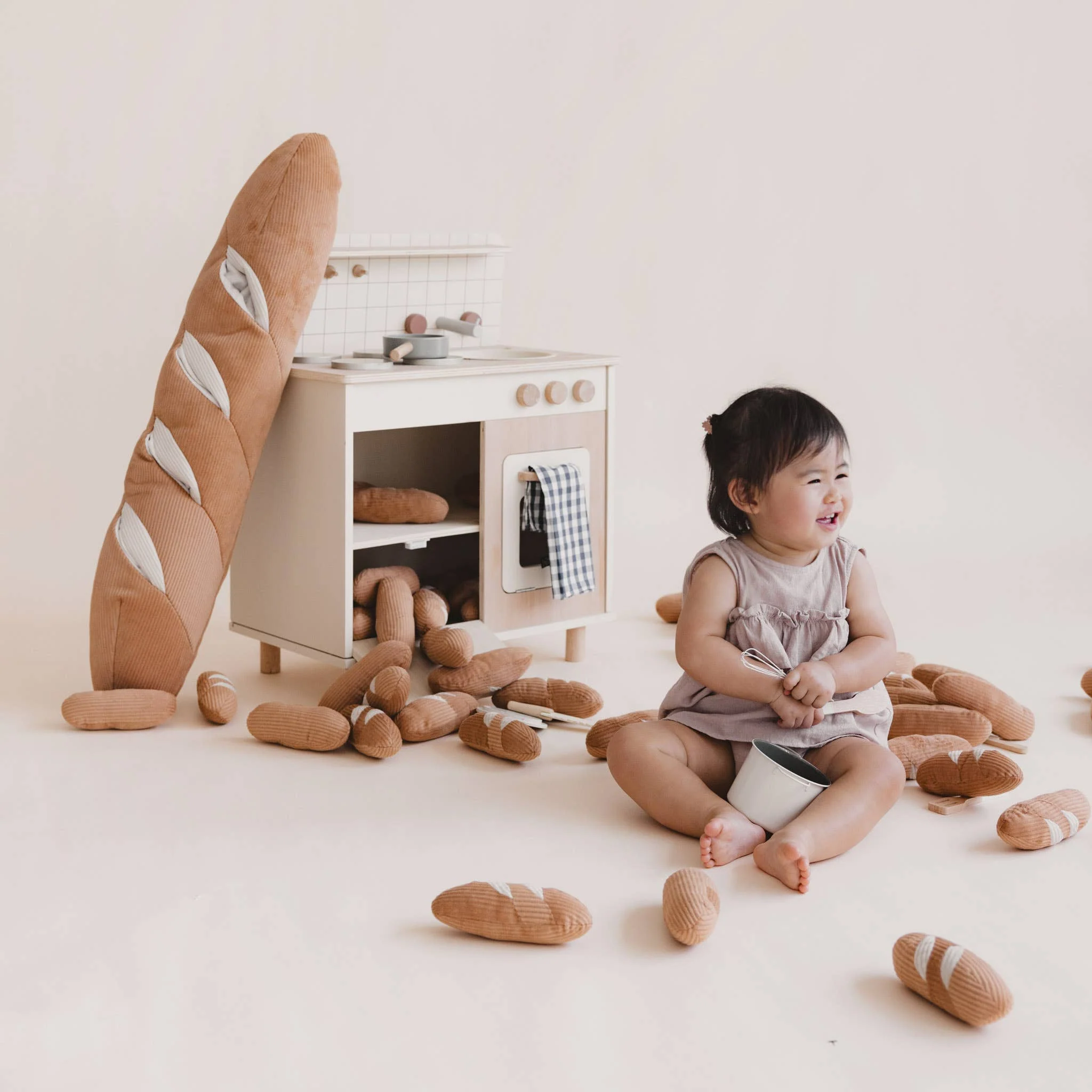 GIANT BAGUETTE CUSHION - Image 4