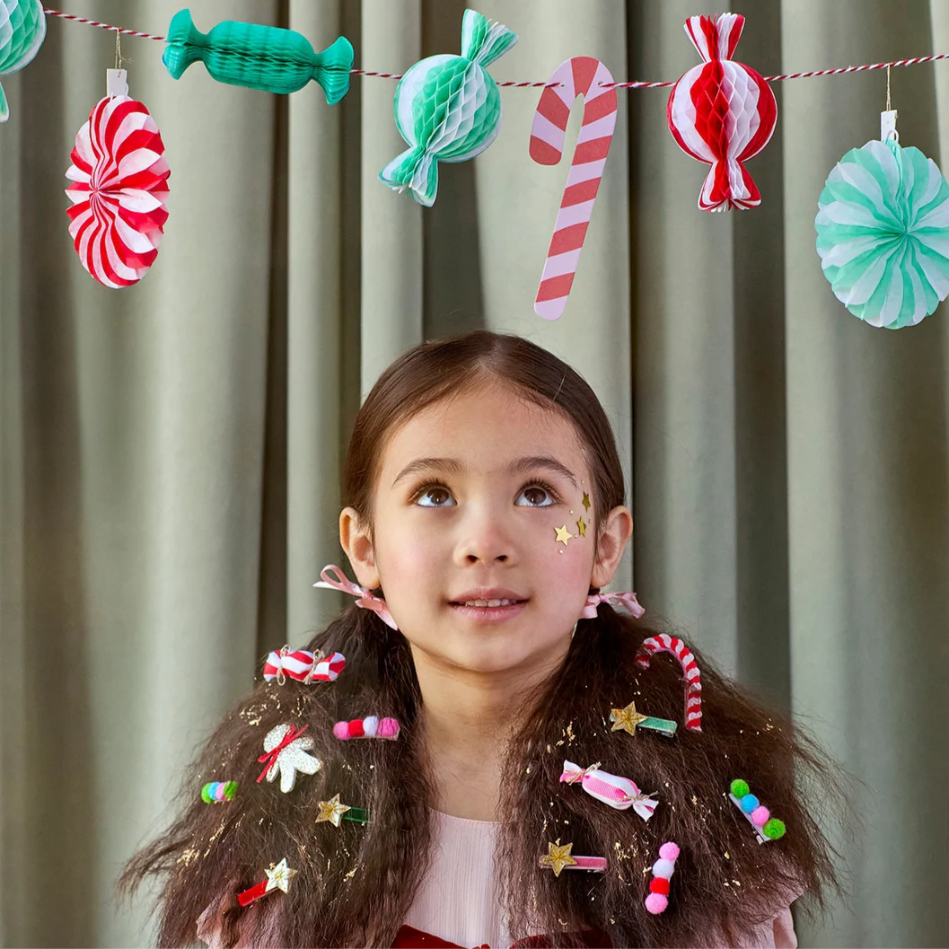Gingerbread House Hair Clips (x9) - Image 2