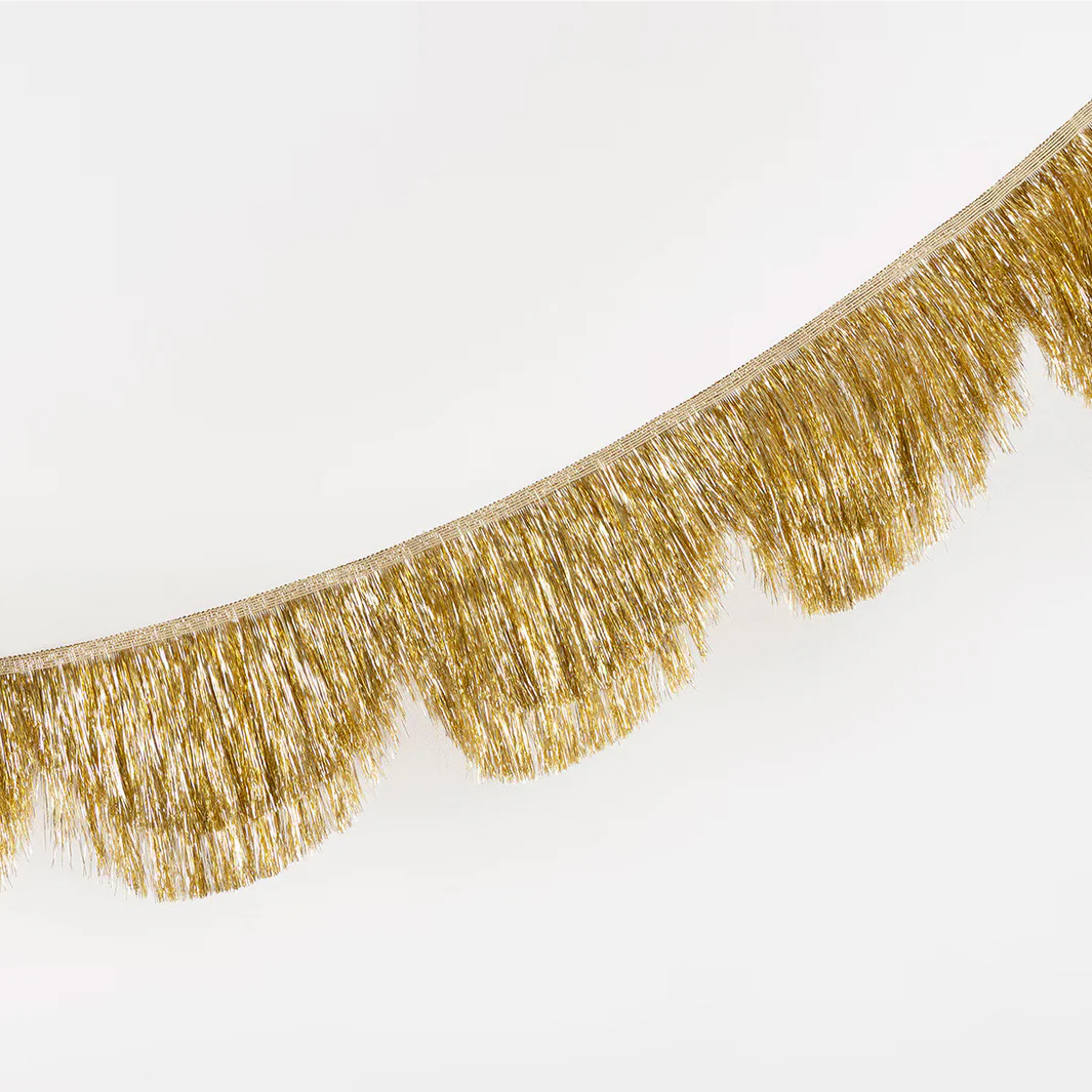Gold Tinsel Scallop Garland - Image 3