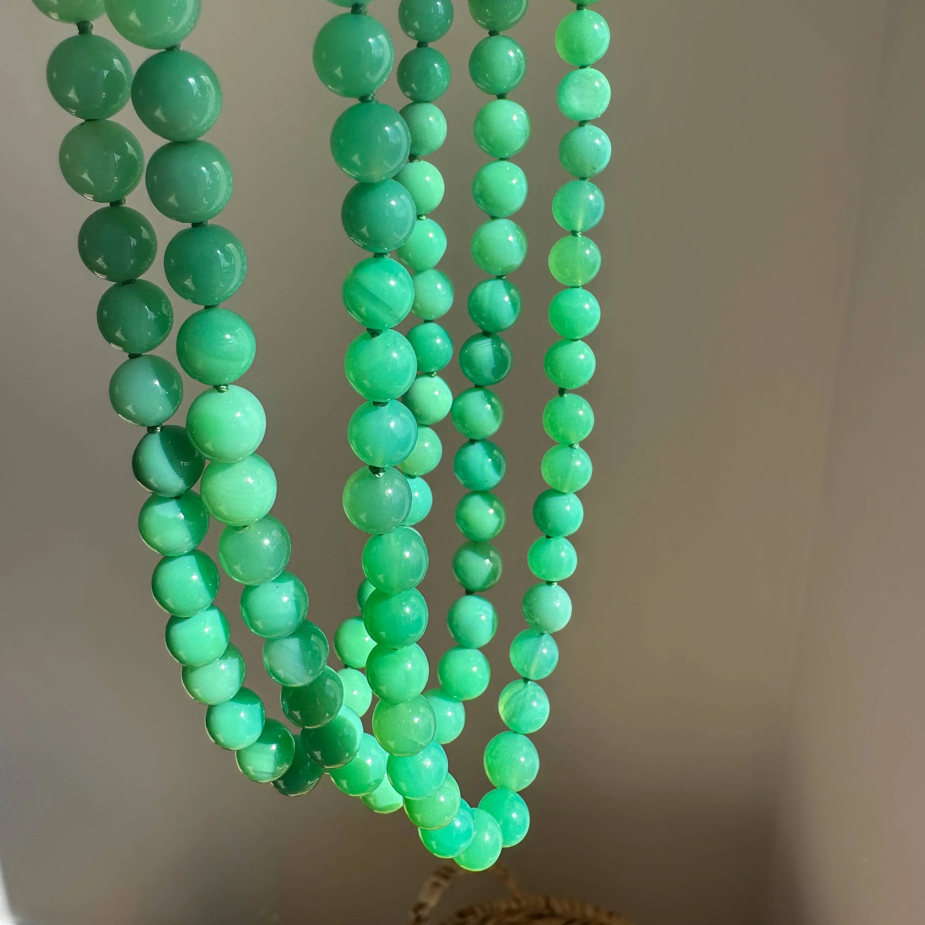Green Onyx Round Bead | Classic Summer Beach - Image 2
