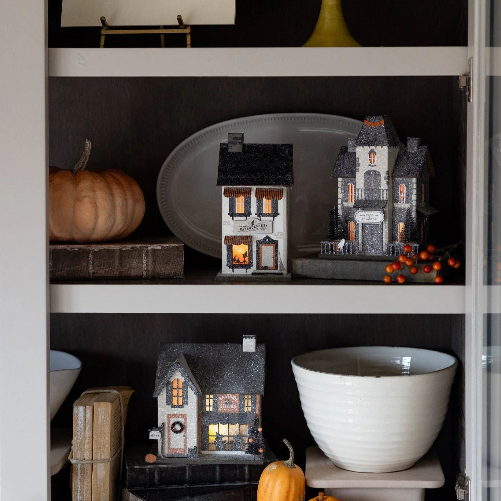 Dead & Breakfast Haunted Village Halloween Decor - Image 4