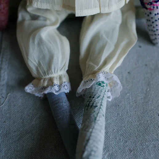 Kantha Ruffle Bun Ragdoll - Image 7