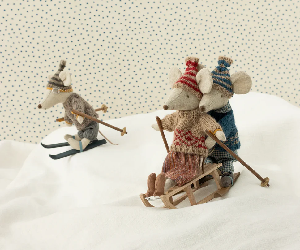Knitted sweater and hat - Dad mouse - Image 3