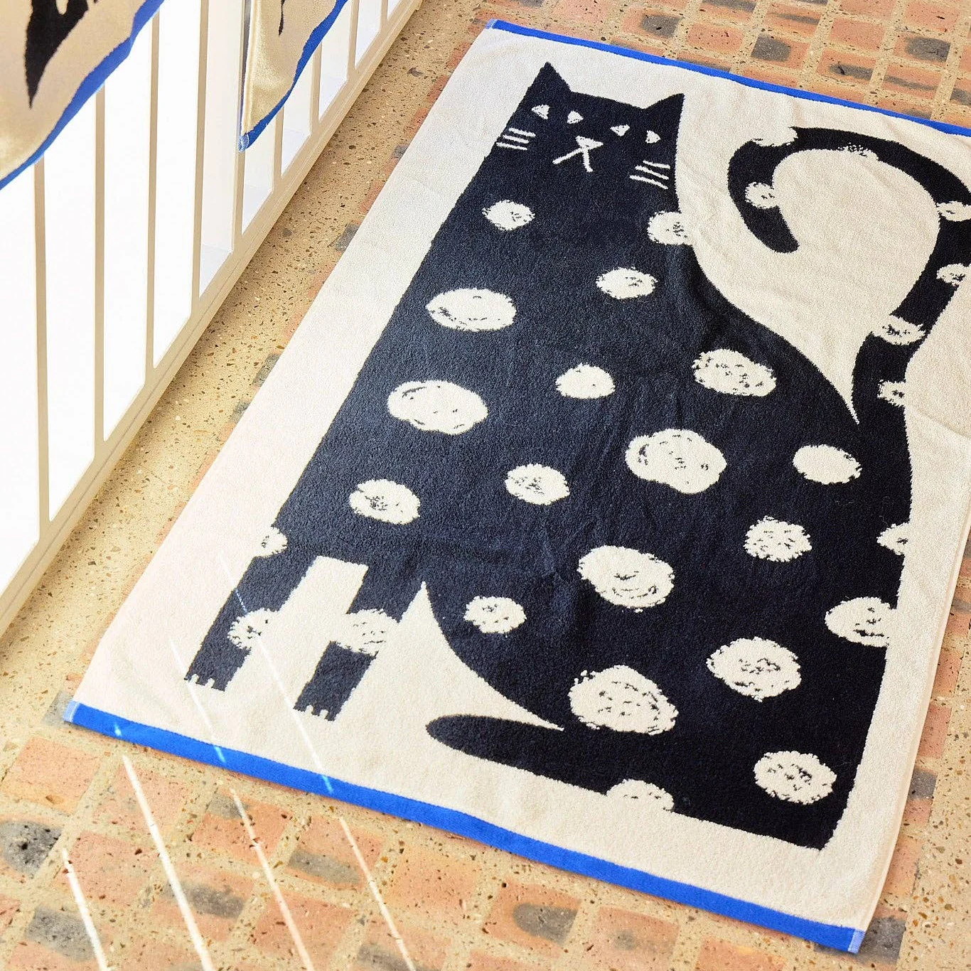 Lazy Cat Bath Towel - Image 2