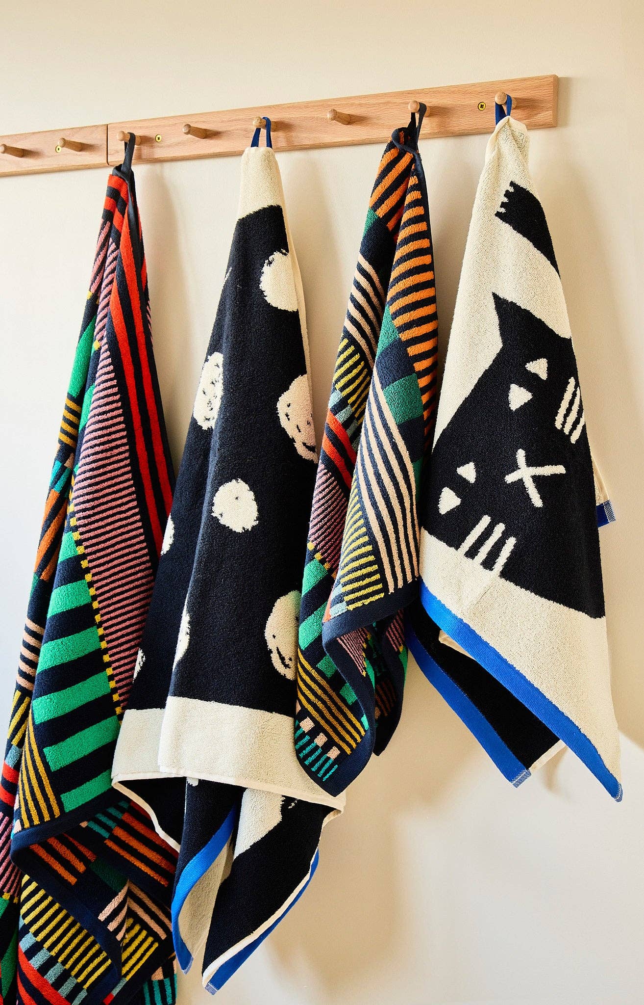 Lazy Cat Hand Towel - Image 3