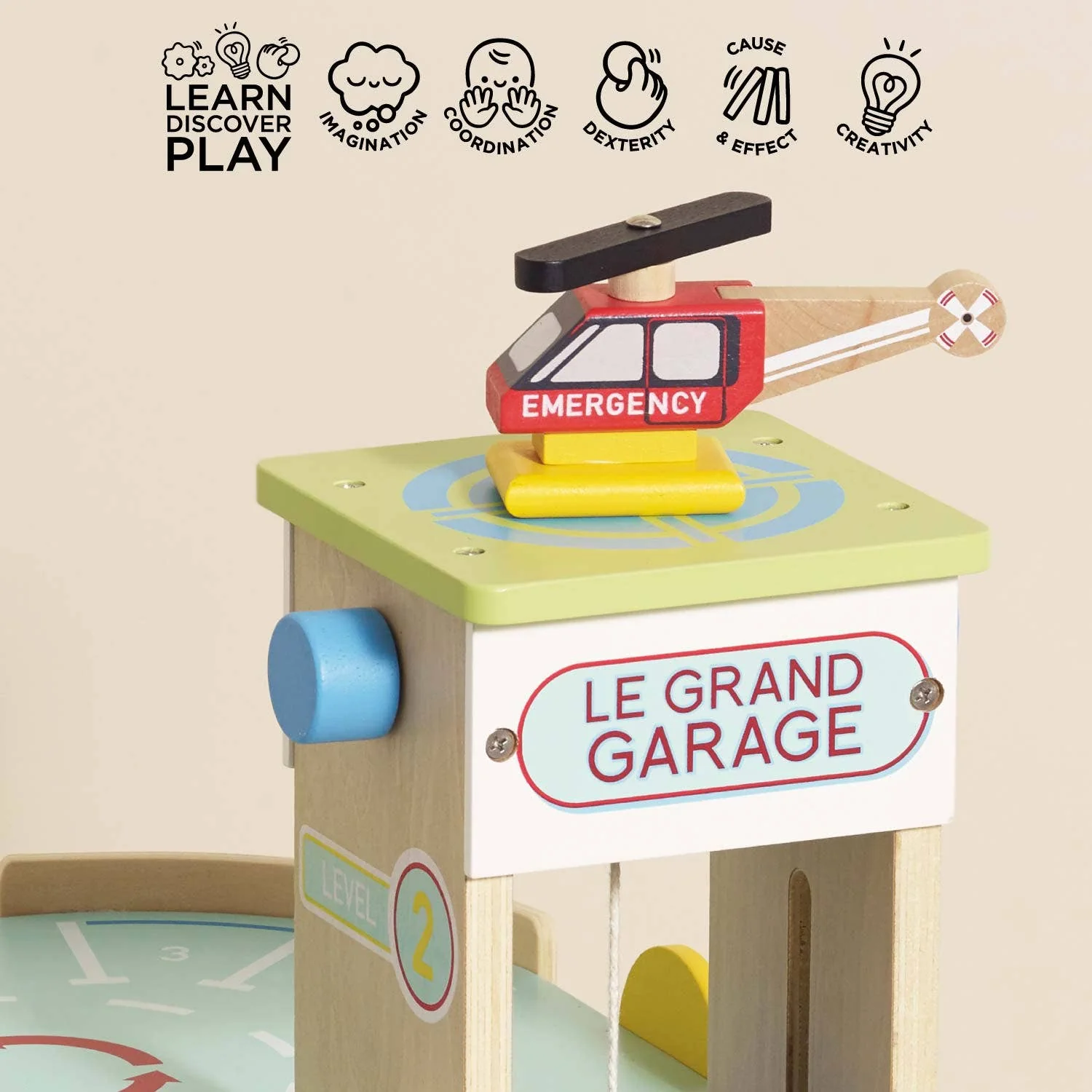 Le Grand Wooden Garage - Image 3