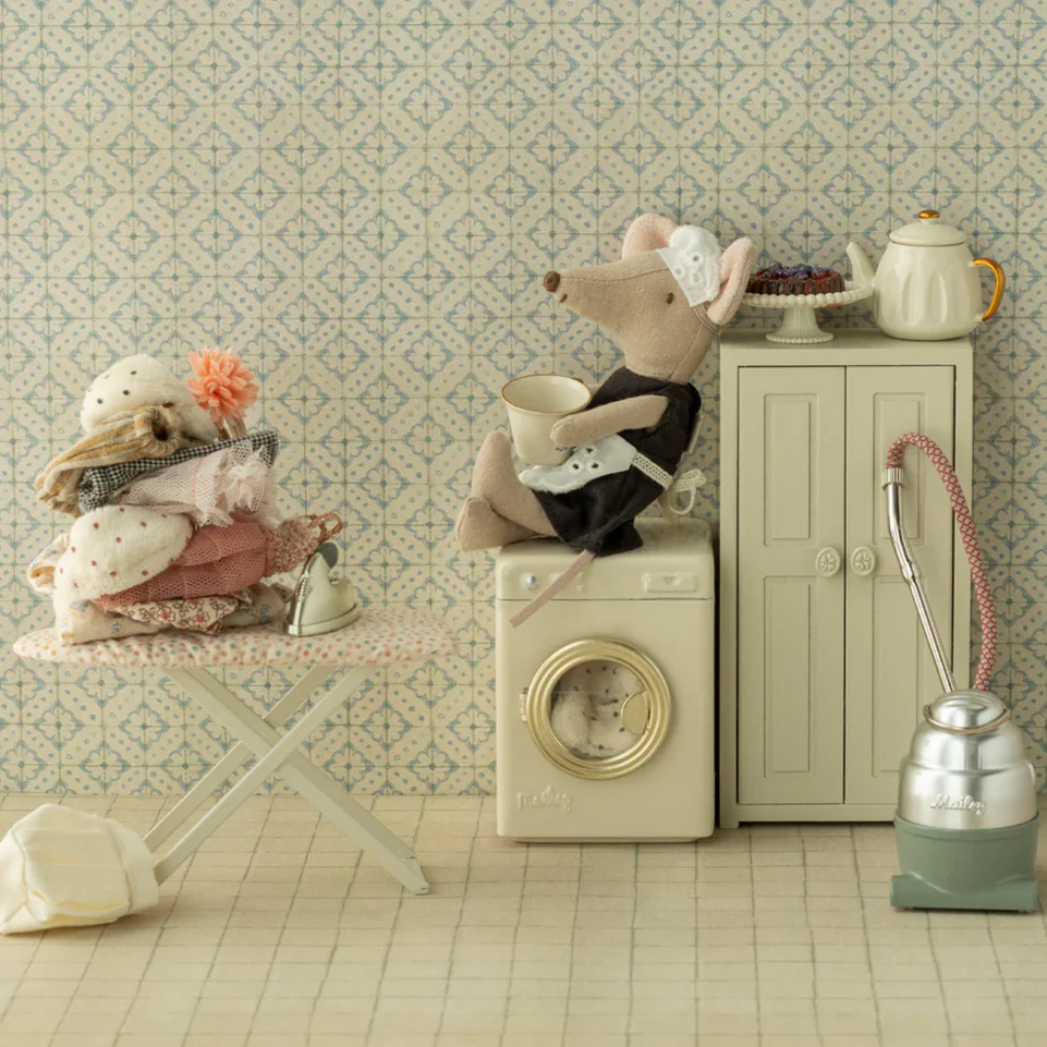 Maid Mouse - Image 2