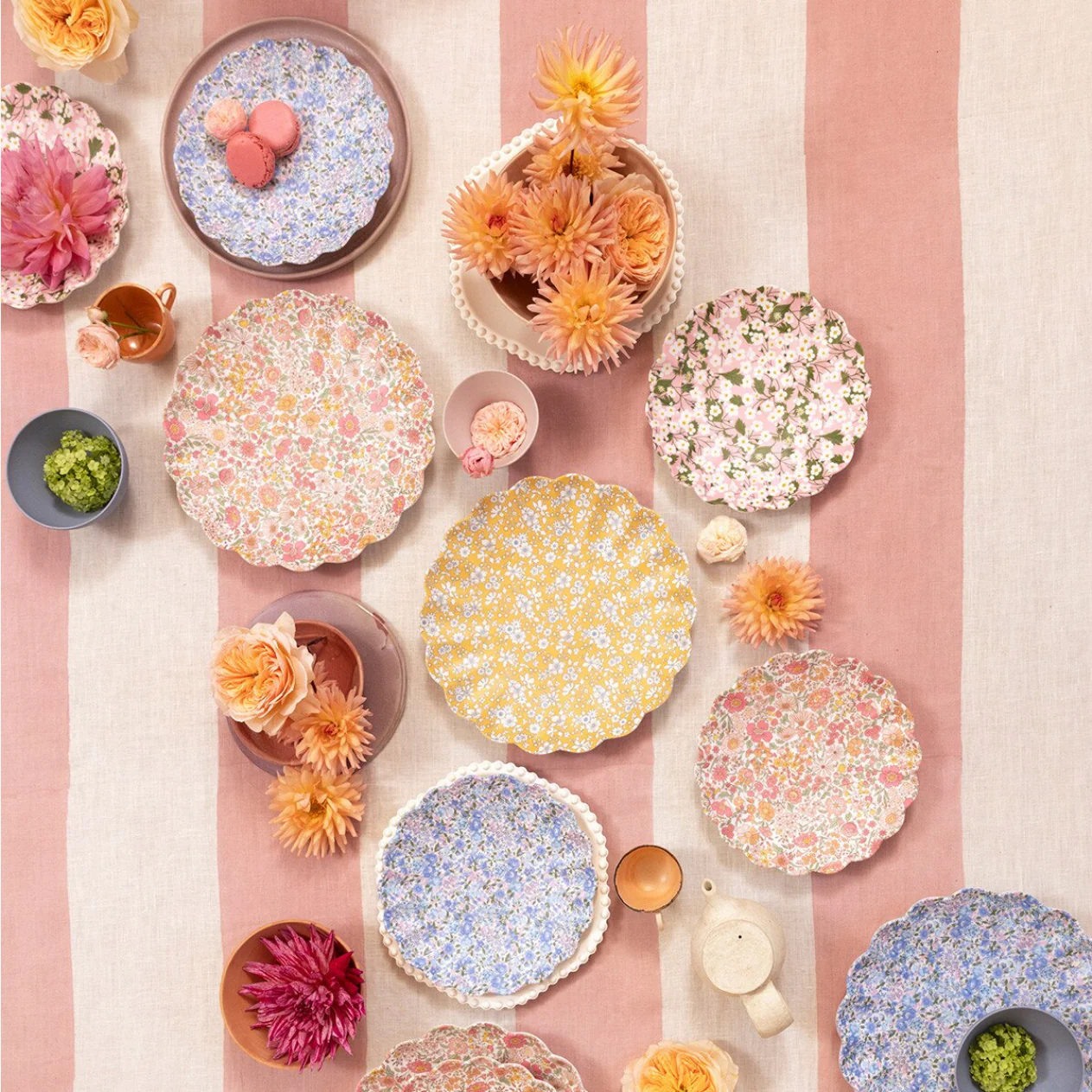Meri Meri x Liberty Mixed Set Reusable Small Plates (x4) - Image 2
