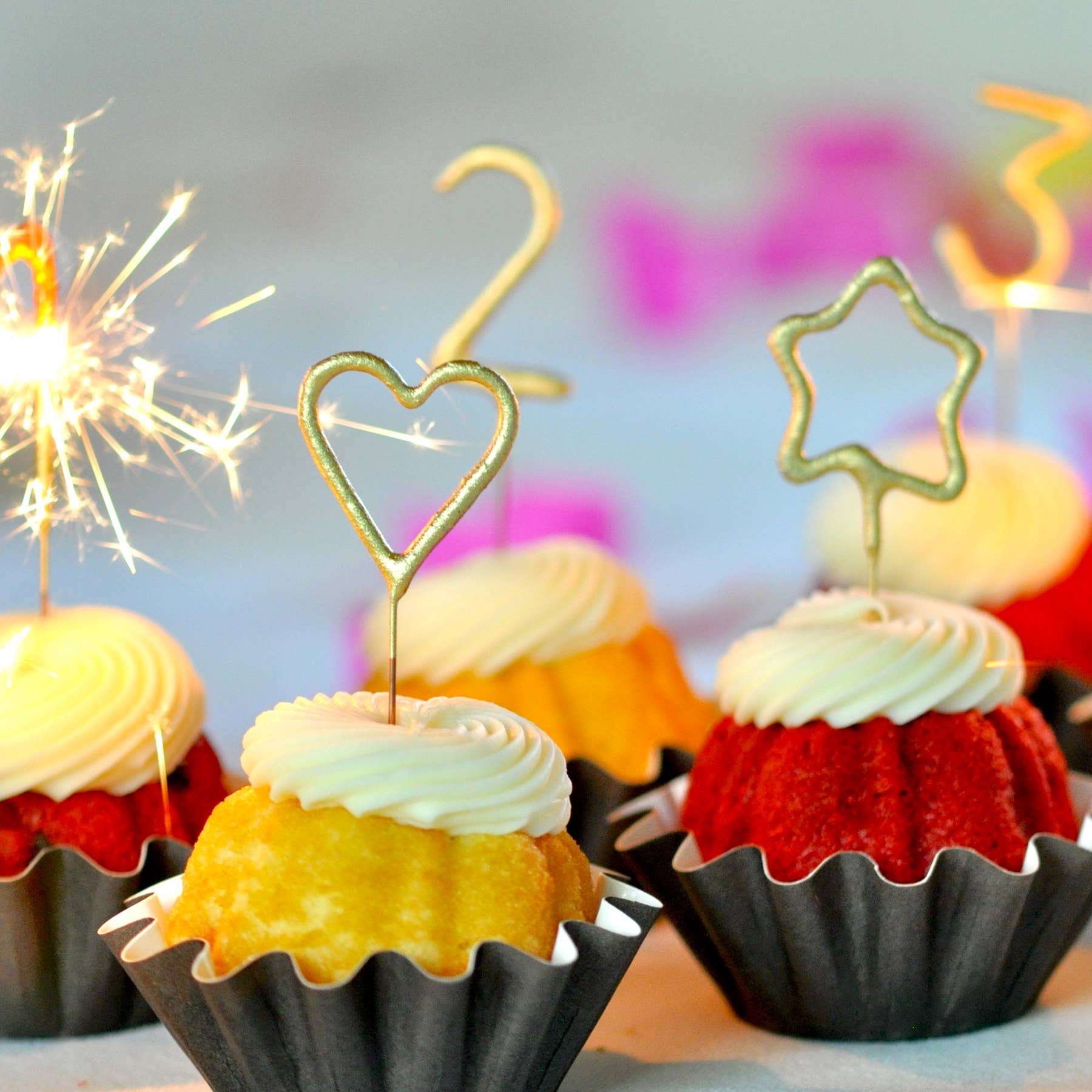 Mini Gold Star Sparklers - Image 3