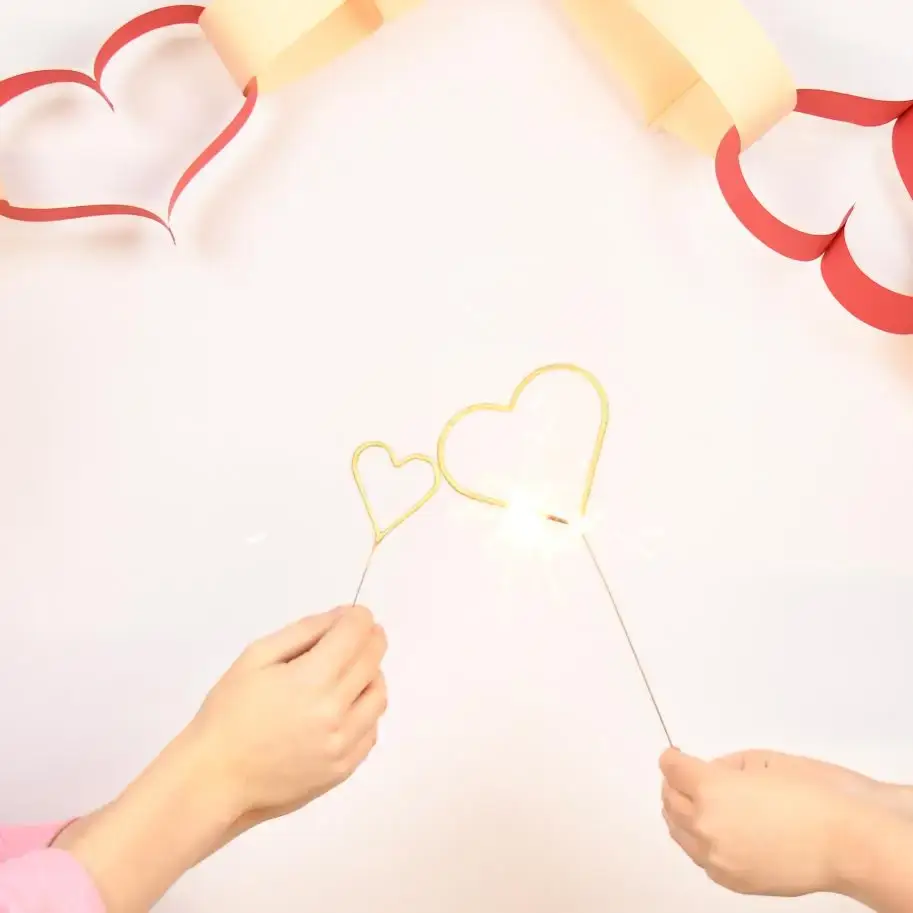 Mini 4" Red Heart Sparkler Wands - Tube of 4 - Image 3