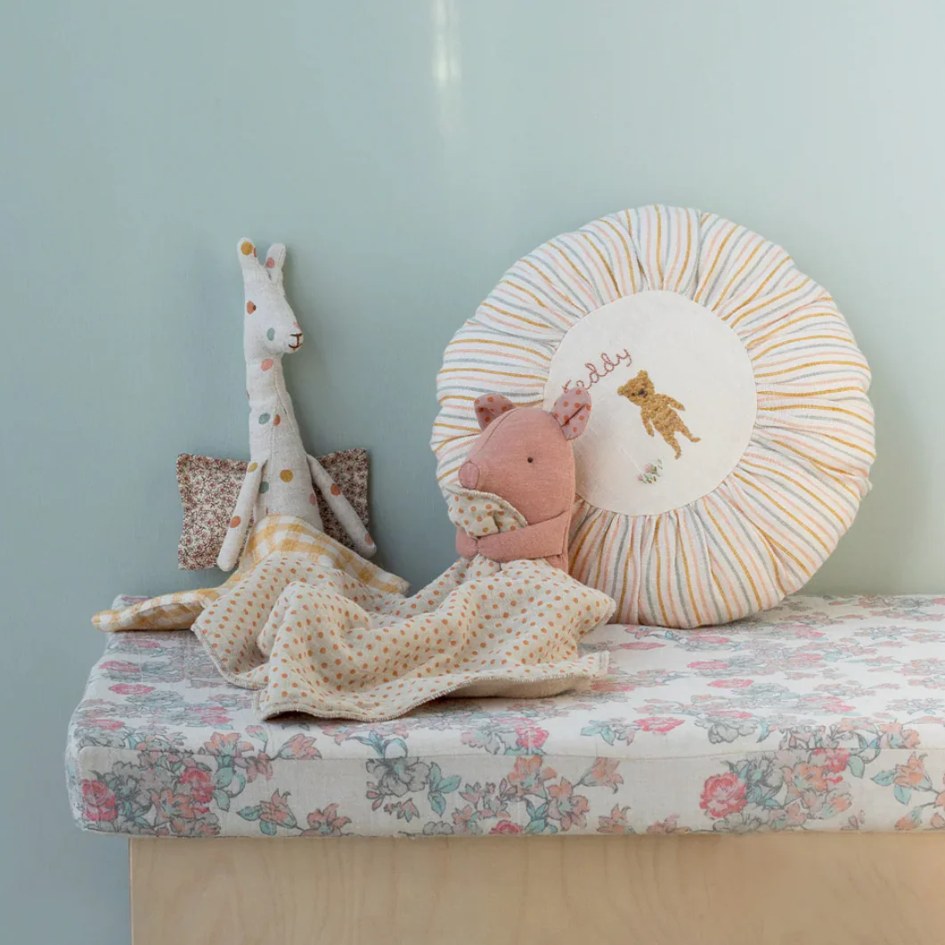 Mini Lullaby friends Pig - Rose - Image 2