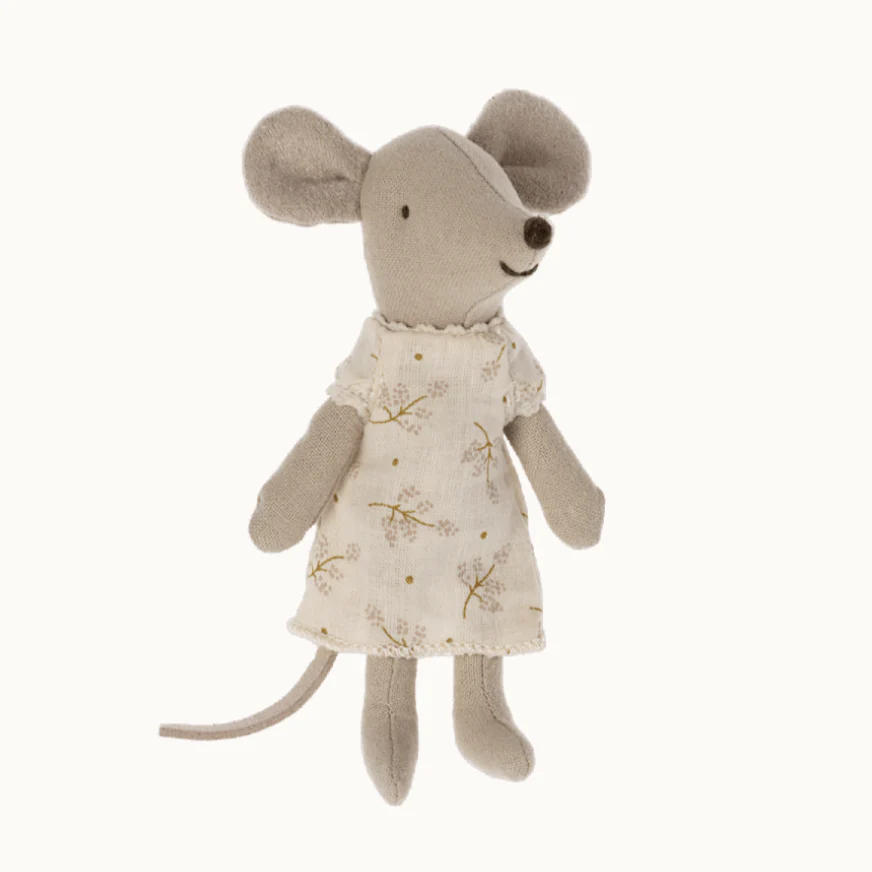 Nightgown for Little Sister Mouse - Image 2