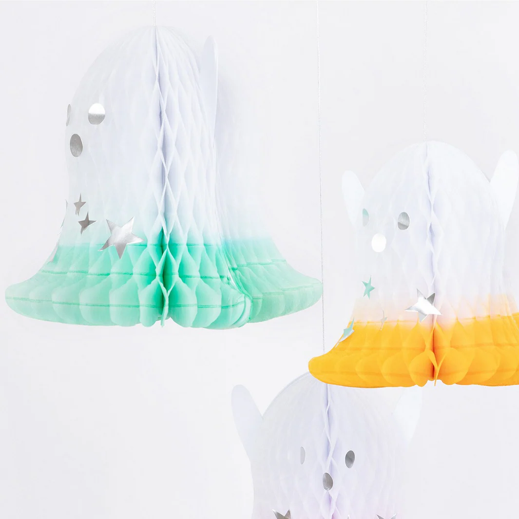 Ombré Ghost Hanging Decorations (x6) - Image 3