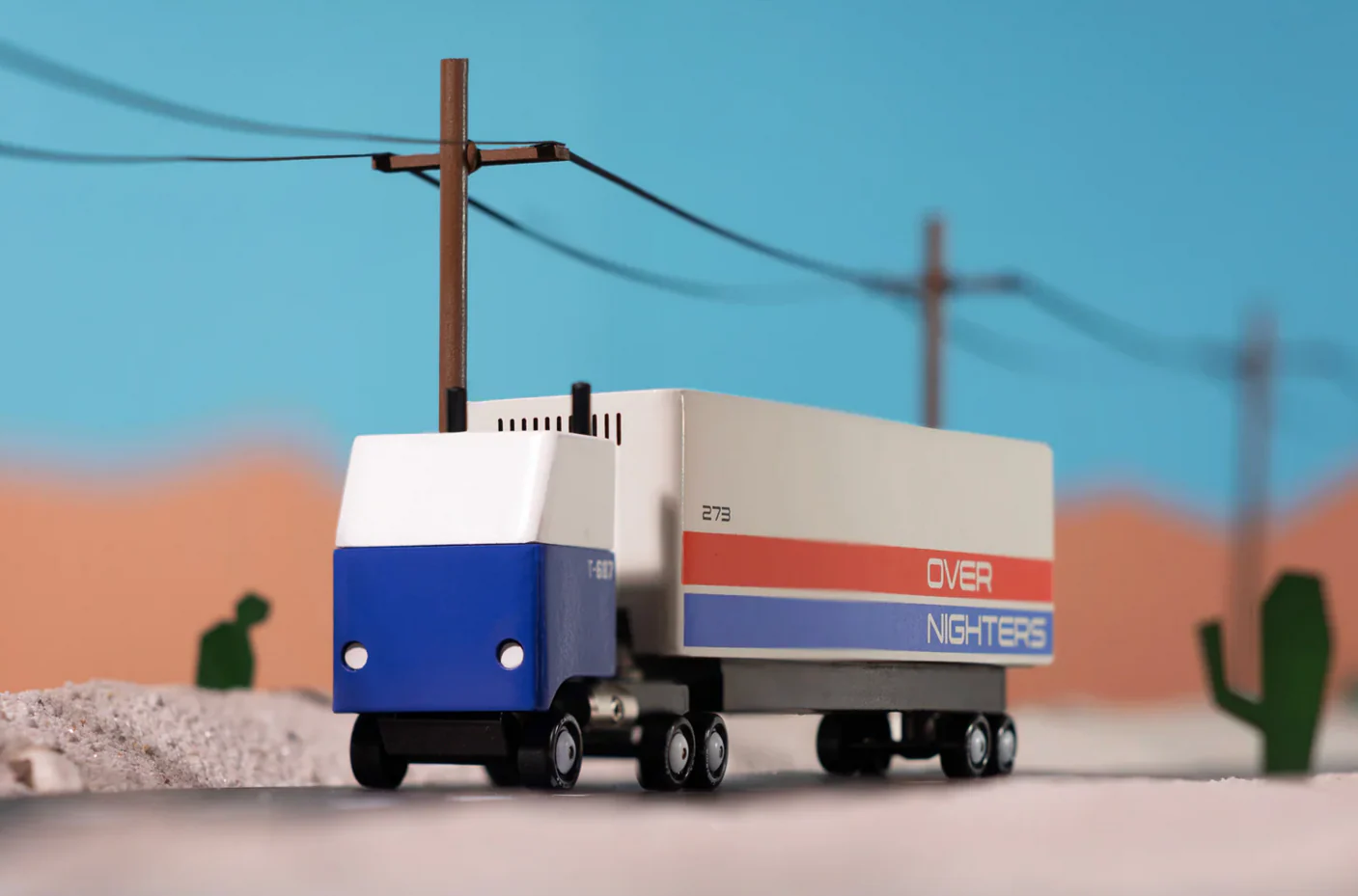 Overnighters Semi Truck - Image 4