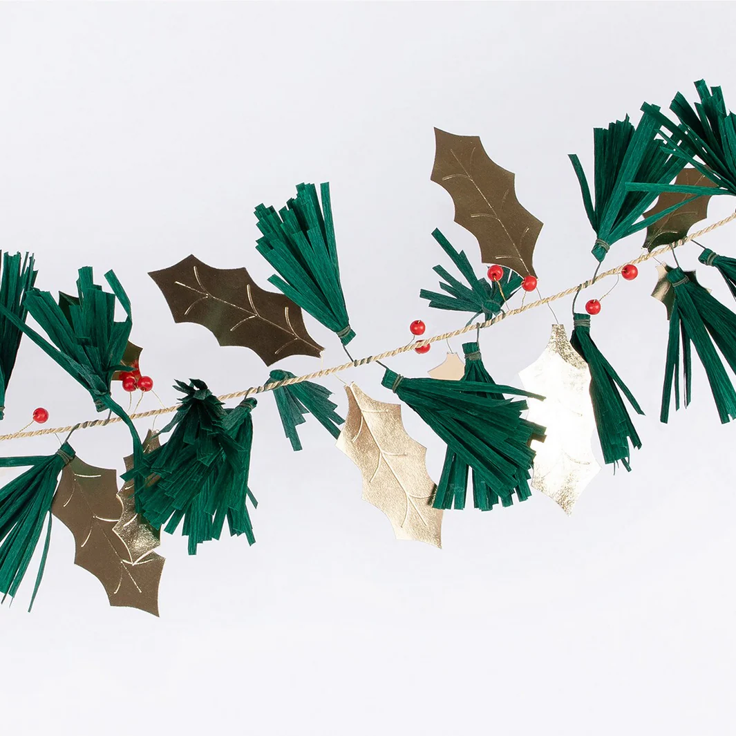 Pine Needles & Golden Holly Garland - Image 3