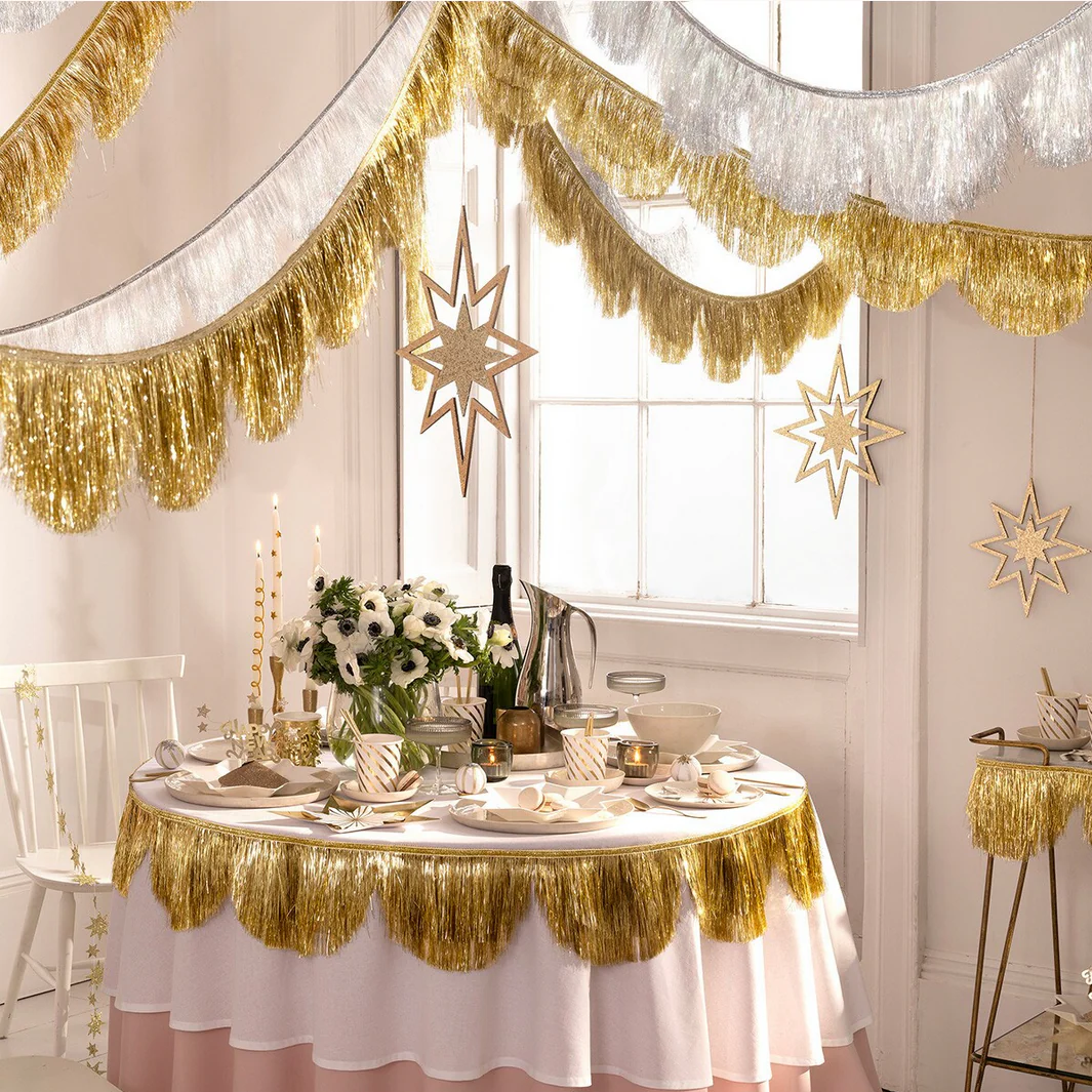 Silver Iridescent Tinsel Scallop Garland - Image 2