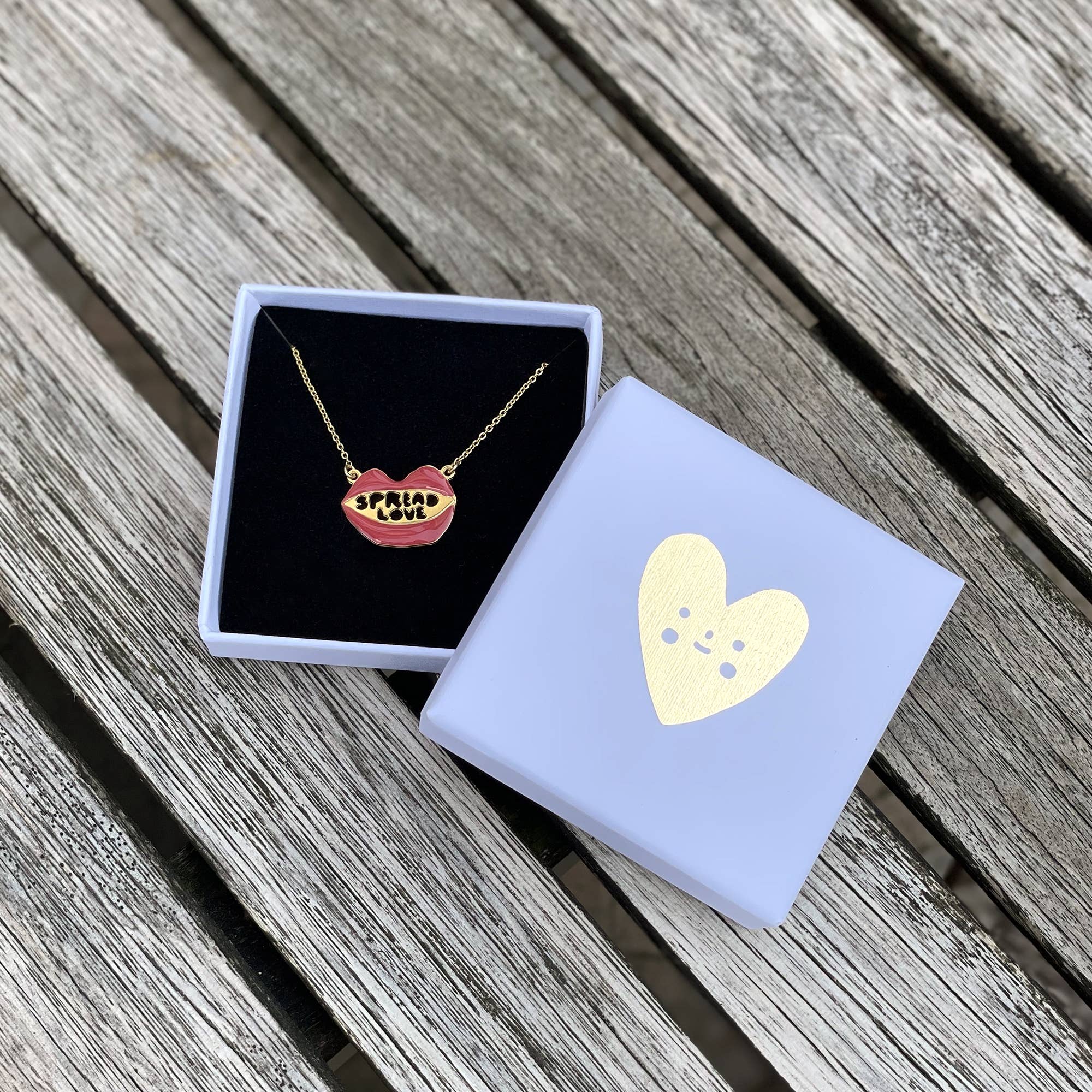 SPREAD LOVE lips necklace x Suzy Ultman - Image 2