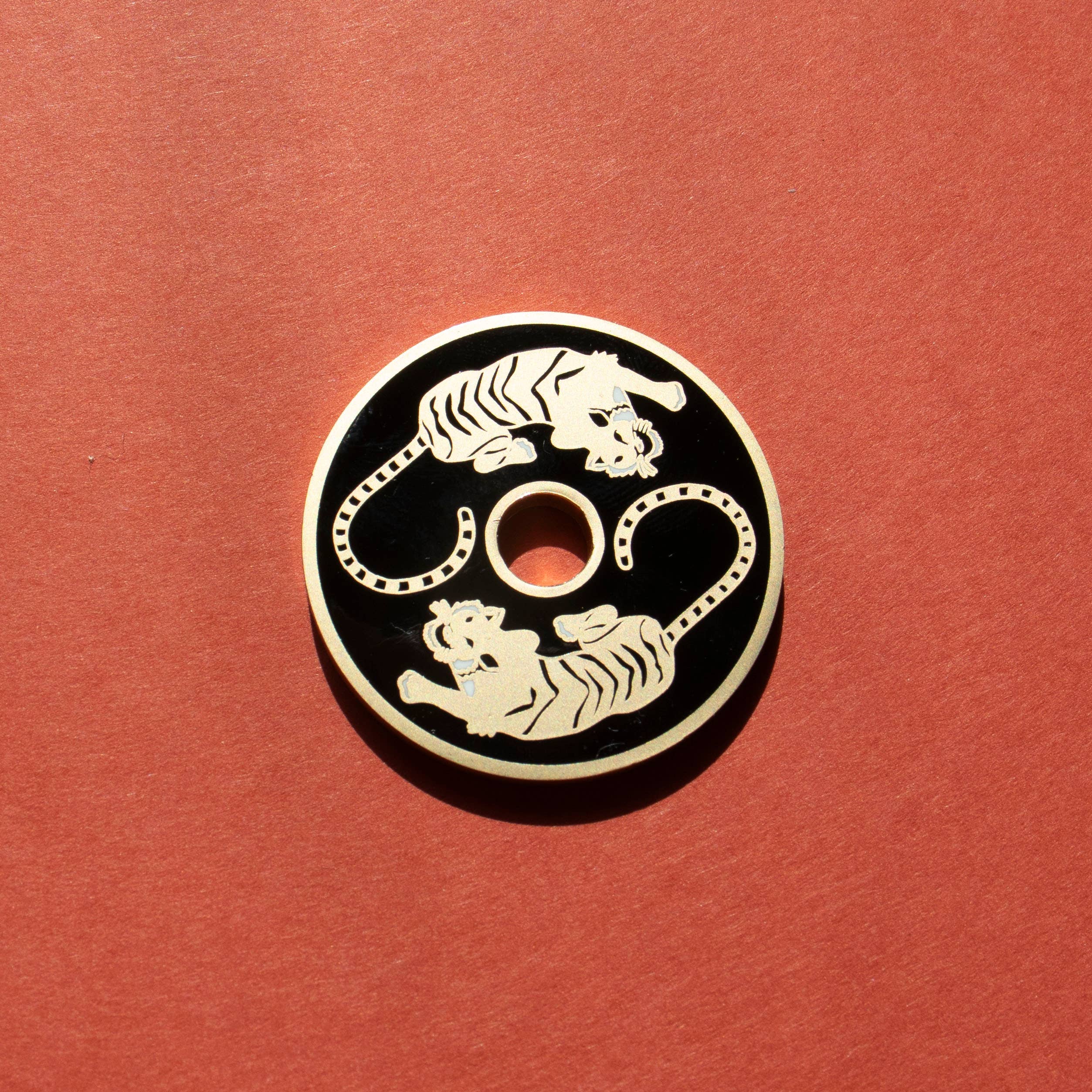 Stylish Enamel 45 Adaptor (Vinyl Accessory) - Image 3