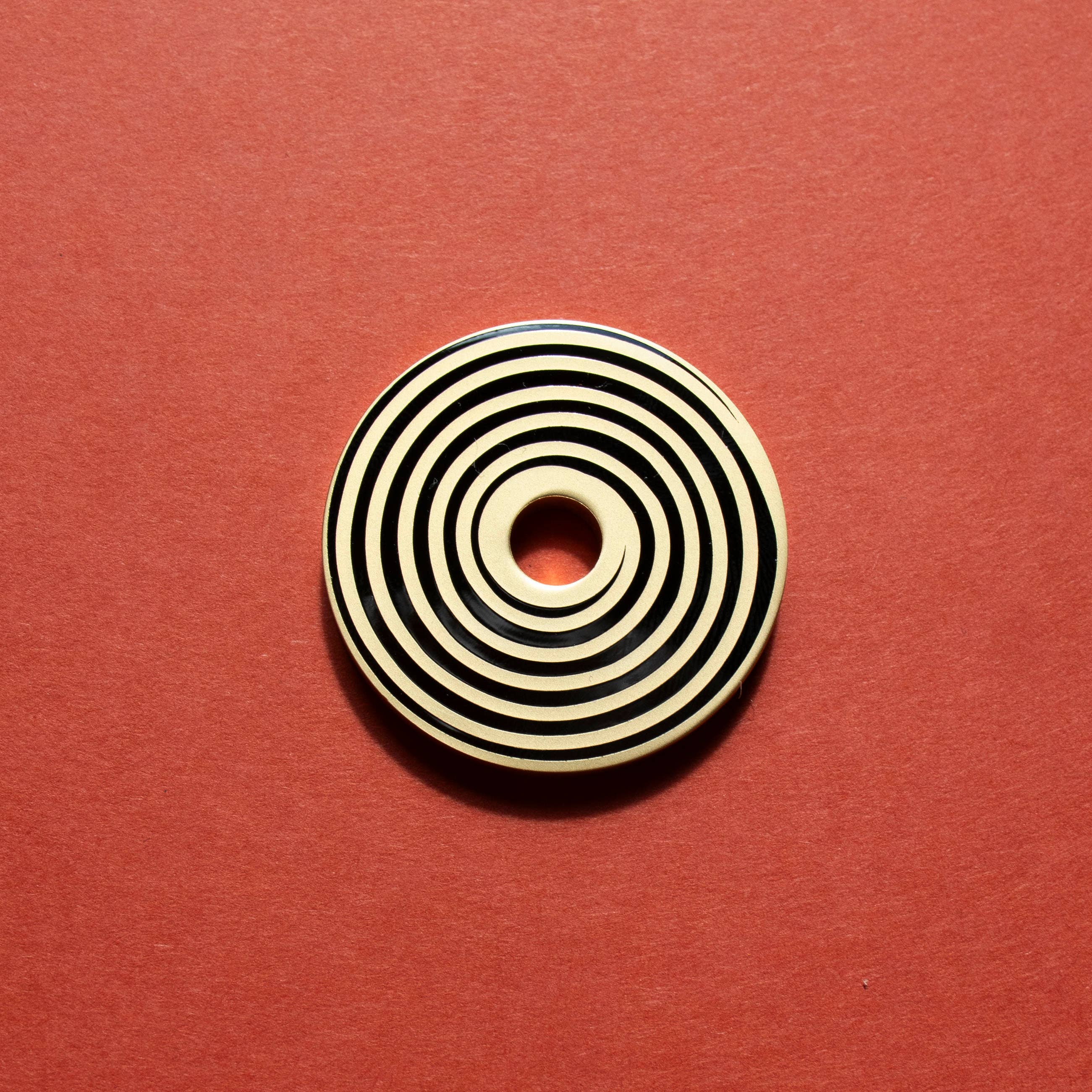 Stylish Enamel 45 Adaptor (Vinyl Accessory) - Image 4