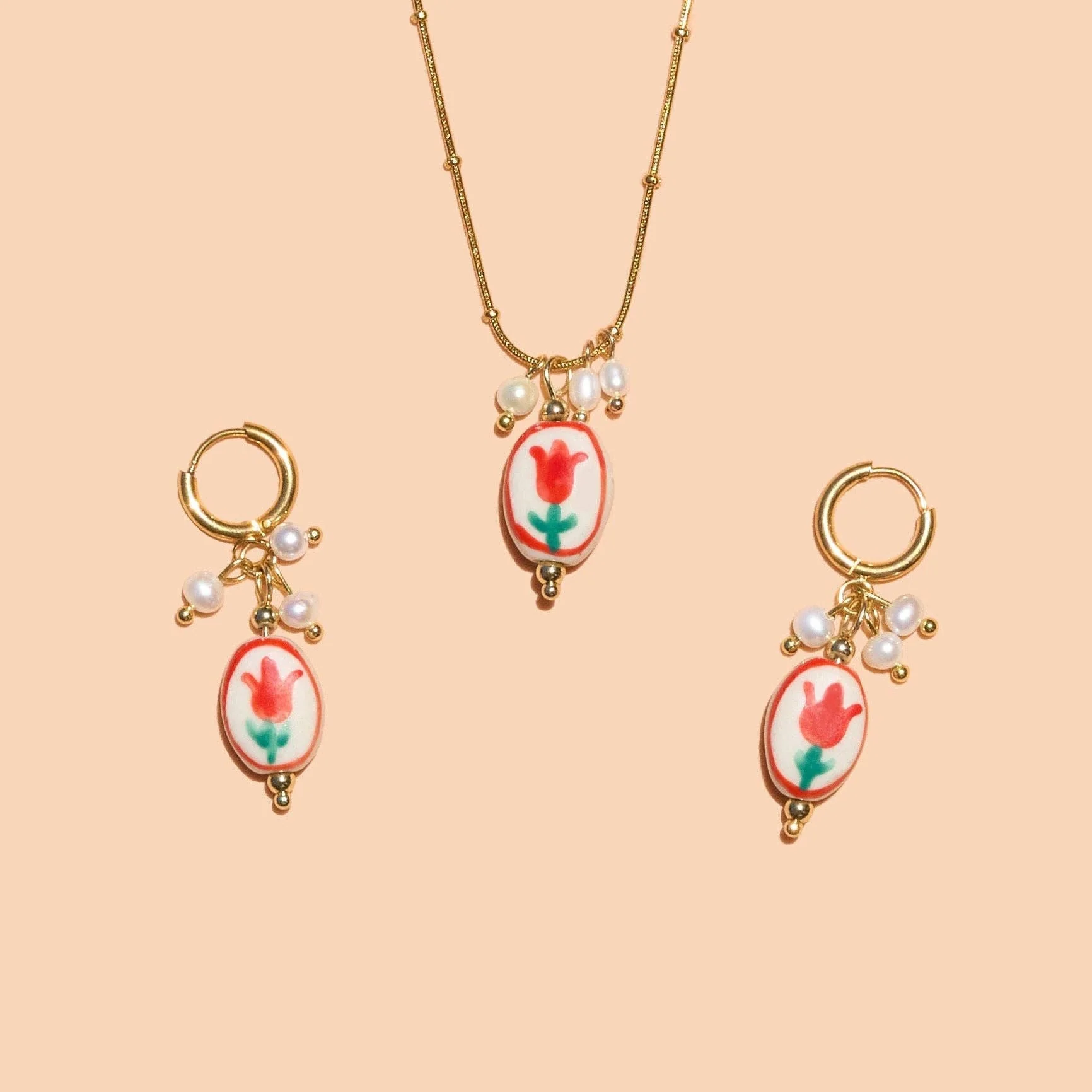Sweet Tulip Hoop - 18K Gold Plated - Image 2