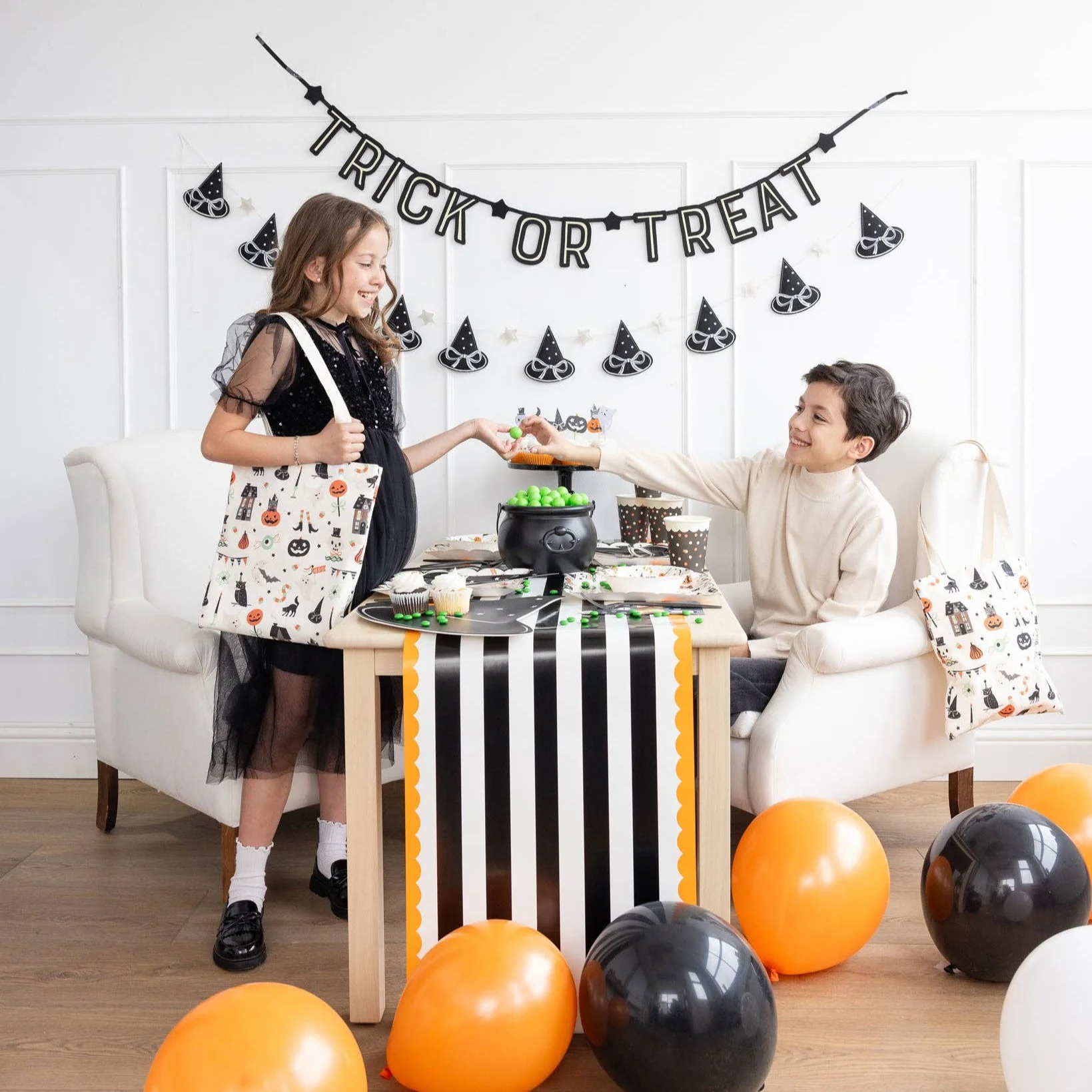 Trick or Treat Felt Glow in the Dark Halloween Banner - Image 3