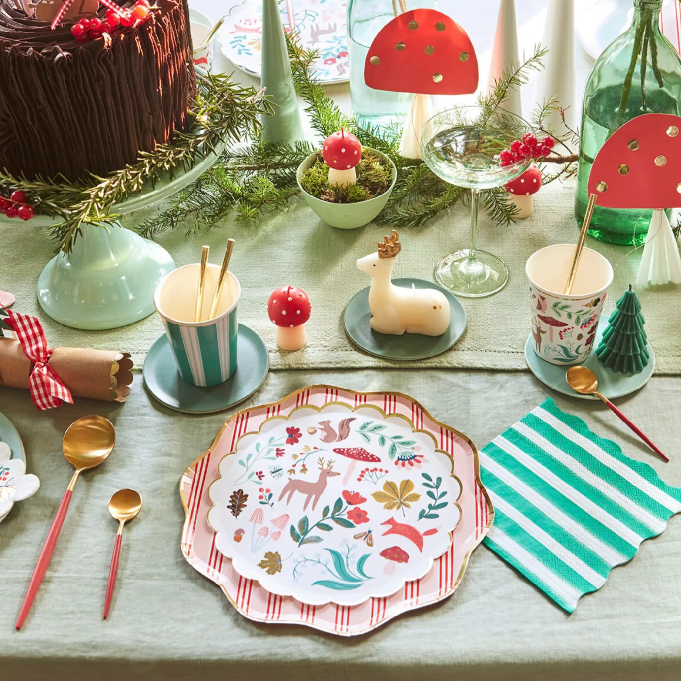 Winter Woodland Cups (8pk) - Image 3
