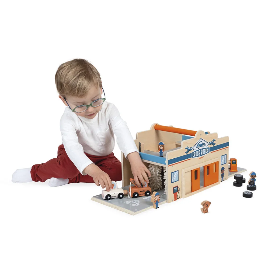 Wooden Garage - Cross Roads - Image 5