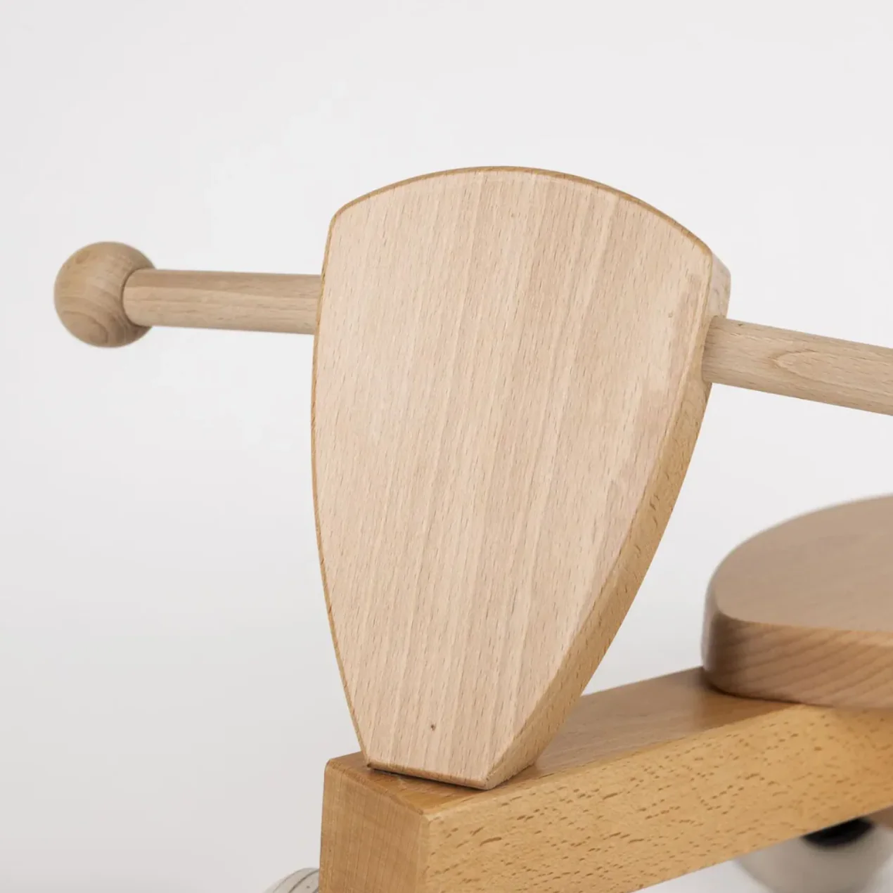 WOODEN SIT AND RIDE - Image 5