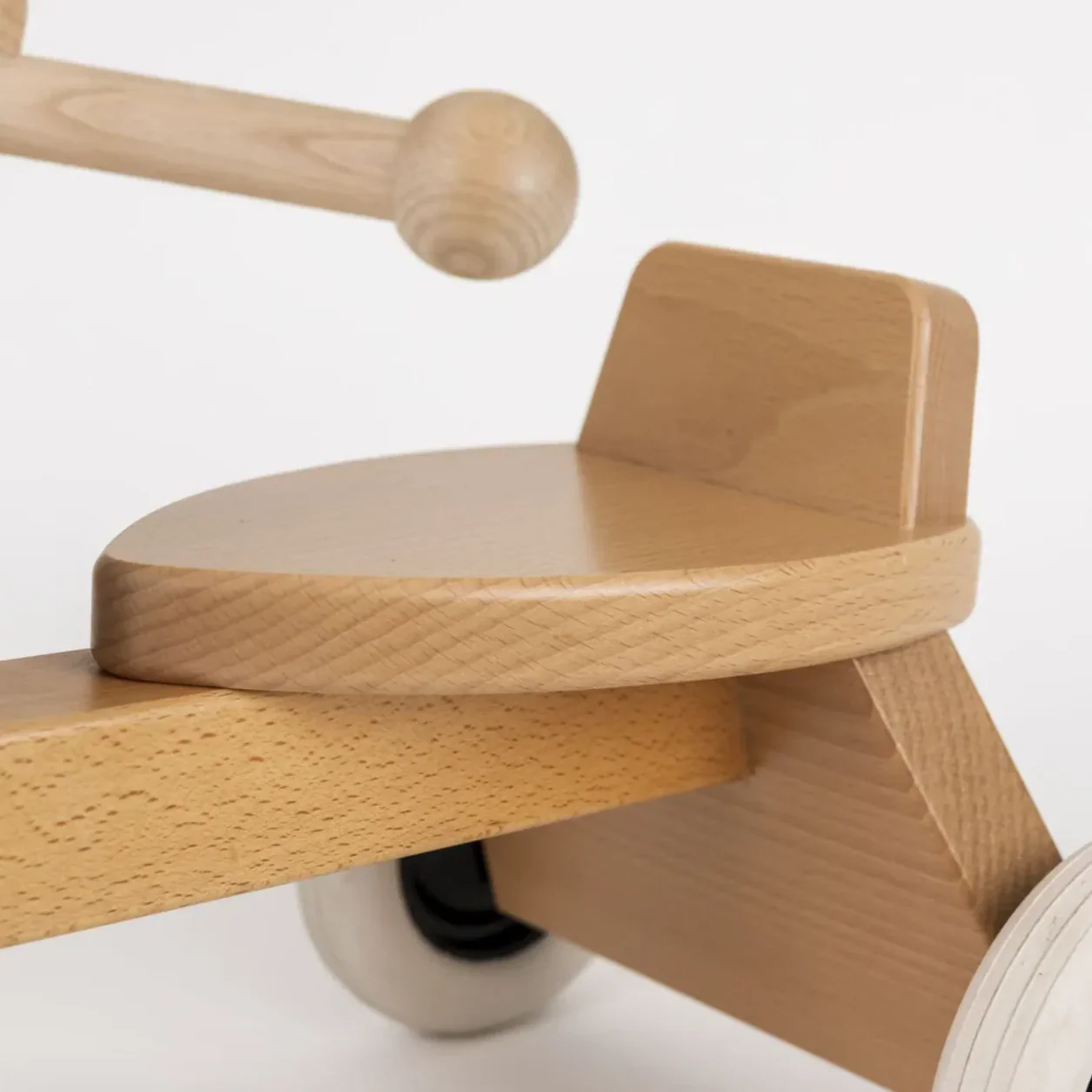 WOODEN SIT AND RIDE - Image 6