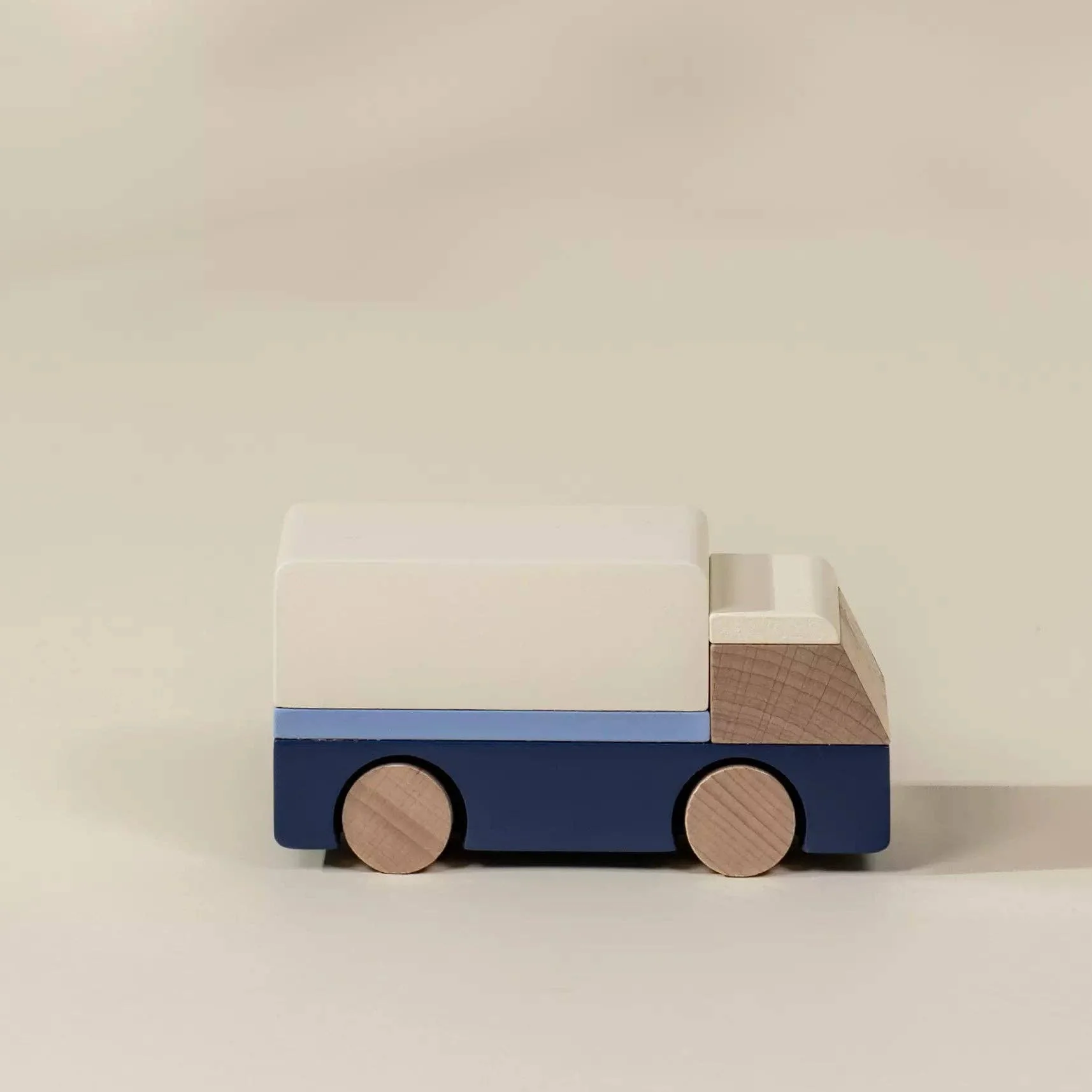 Wooden Vehicle - Delivery Truck - Image 4